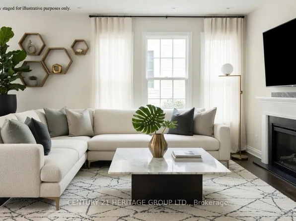 12 Smith St, Bradford West Gwillimbury, ON L3Z 3C9