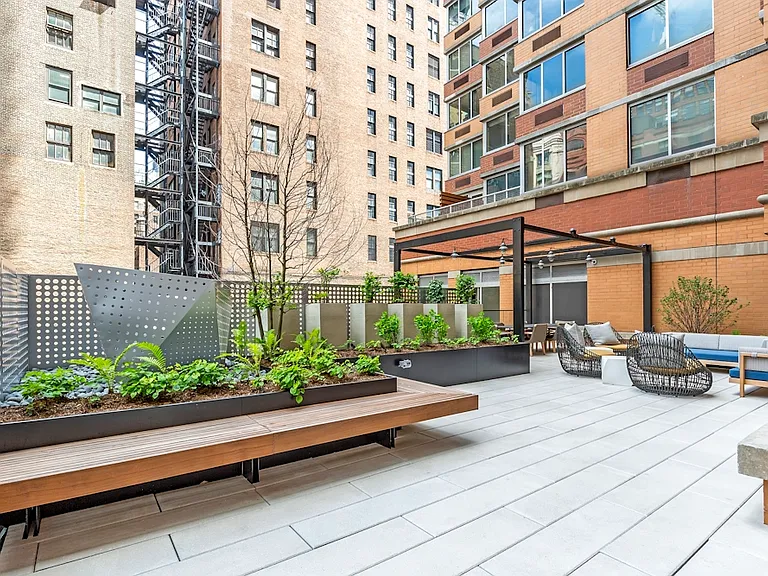 776 6th Ave #19A — Photo 12