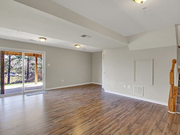 New wood laminate lower lev