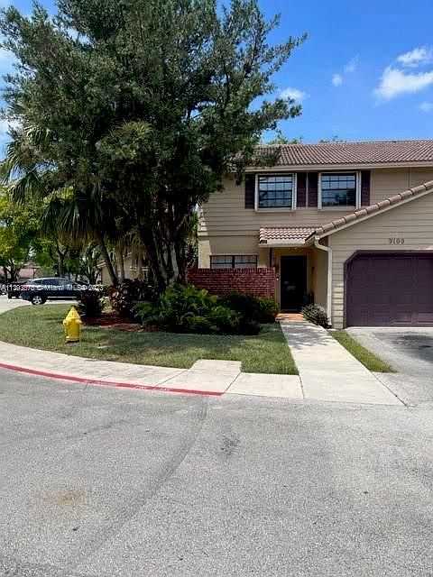1st image of 9100 Vineyard Lake Dr