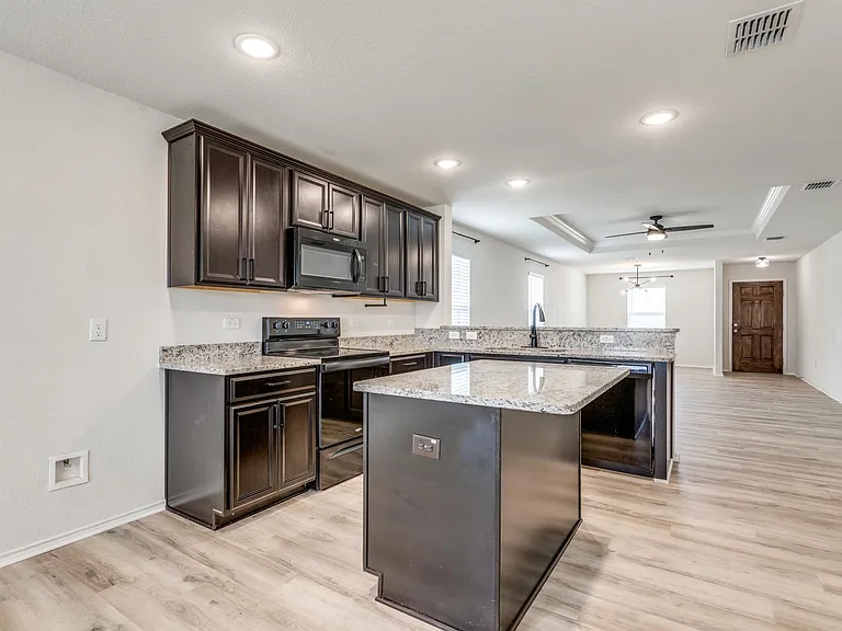 1337 Waggoner Dr — Photo 11