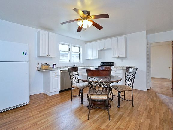 5th image of 39 Dongan Hills Ave #1A