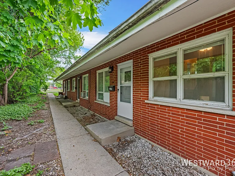 325 E Lake St — Photo 20