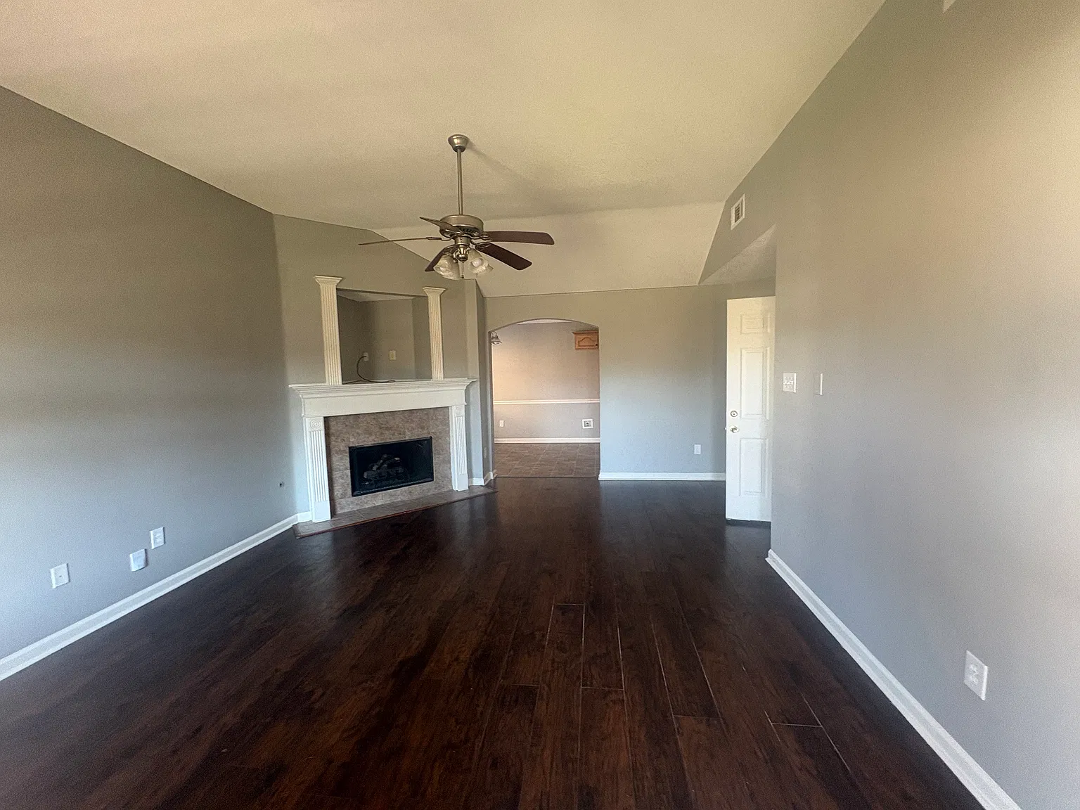 Beautiful 3 Bed 2 Bath Cordova Home! — Photo 2