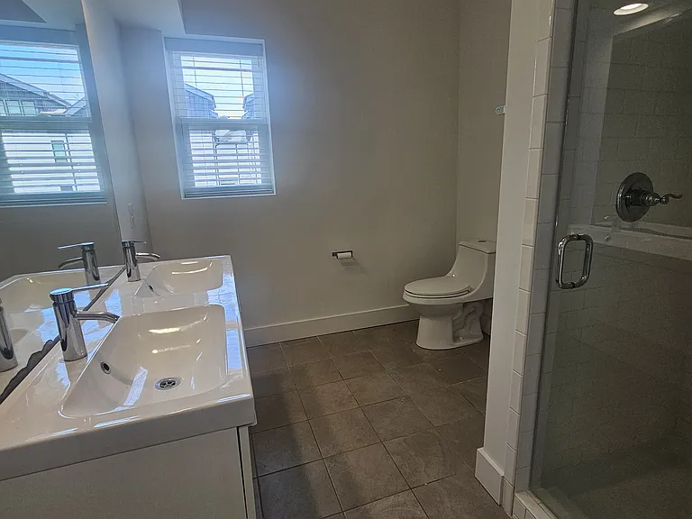 1590 Adams St #202 — Photo 15