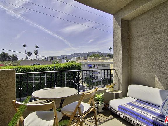3rd image of 1410 N Curson Ave APT 301