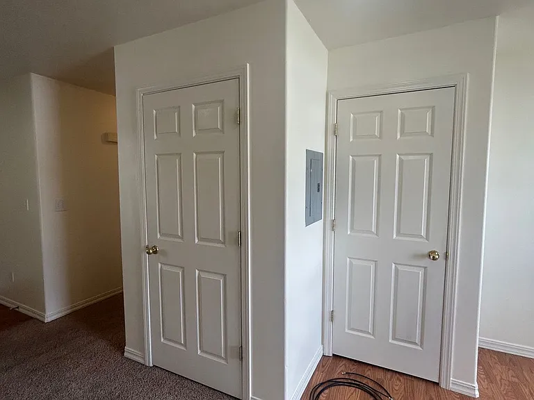 465 Taft — Photo 39