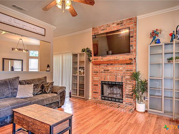 5th image of 2401 Windmill Dr