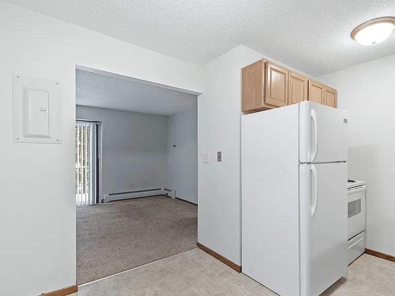 925 West Branch St — Photo 11