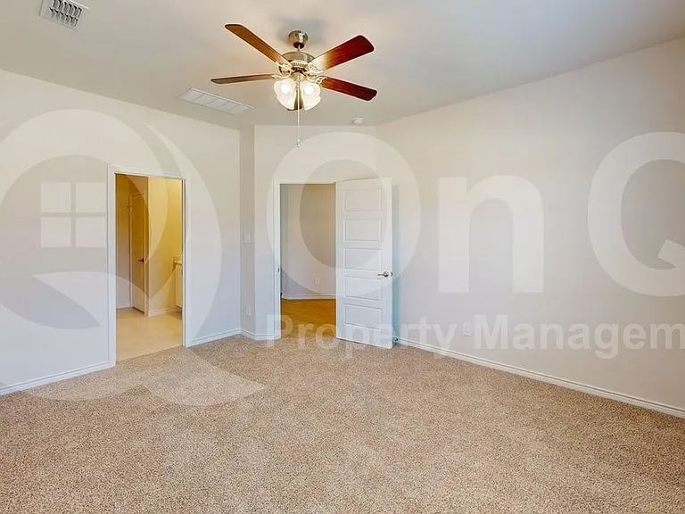 2724 Mexia Ln — Photo 10