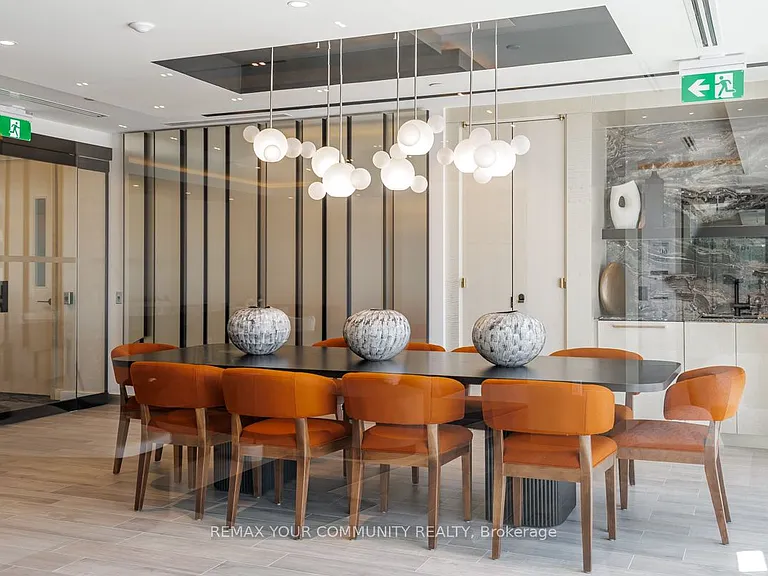 858 Dupont St #823 — Photo 27