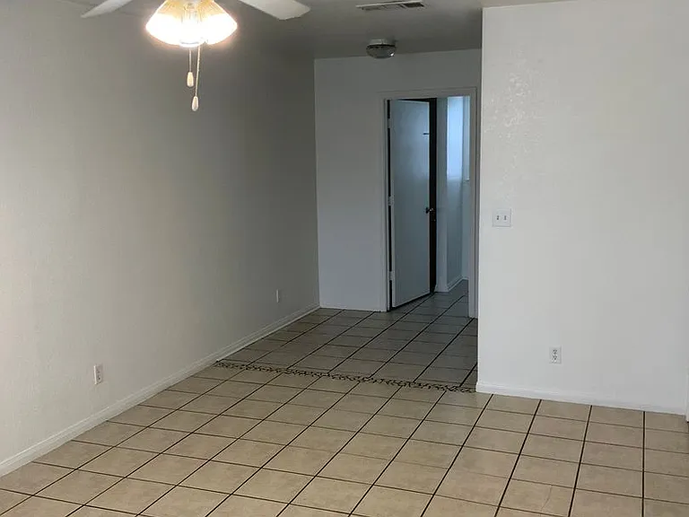 202 W Mary Jane Dr — Photo 3