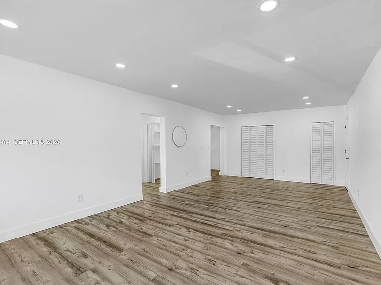 2250 Bay Dr #7 — Photo 11
