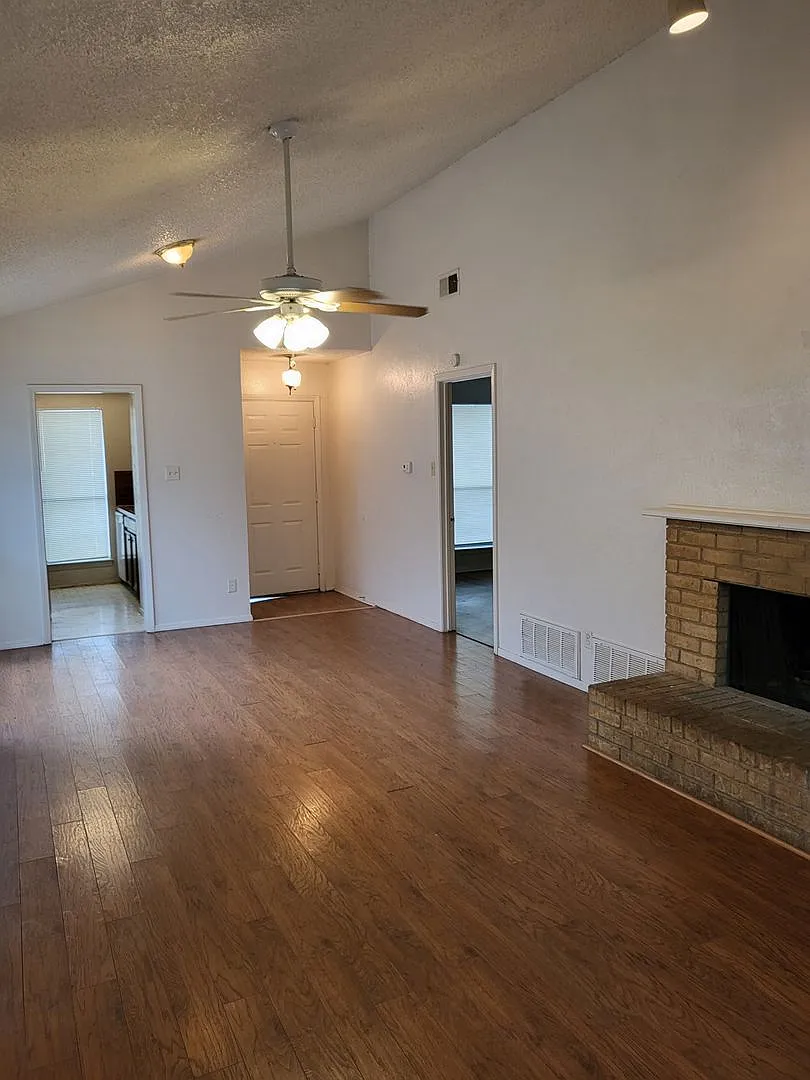 2716 St. George Place Arlington, TX 76015 — Photo 4