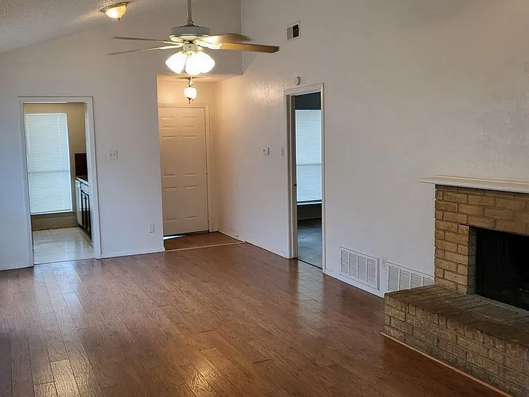 2716 Saint George Pl — Photo 4