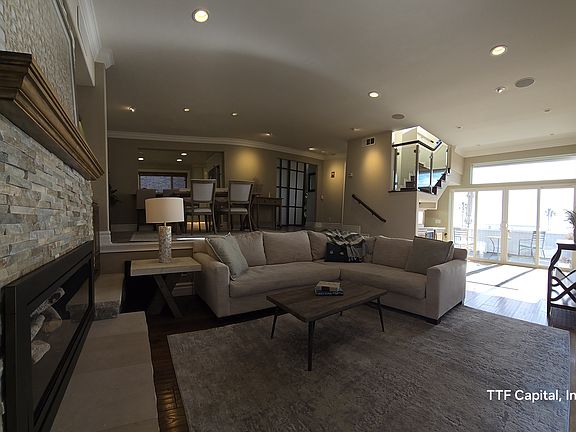 3rd image of 17 Encore Ct