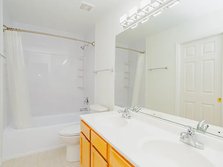 1217 N Village Dr — Photo 24