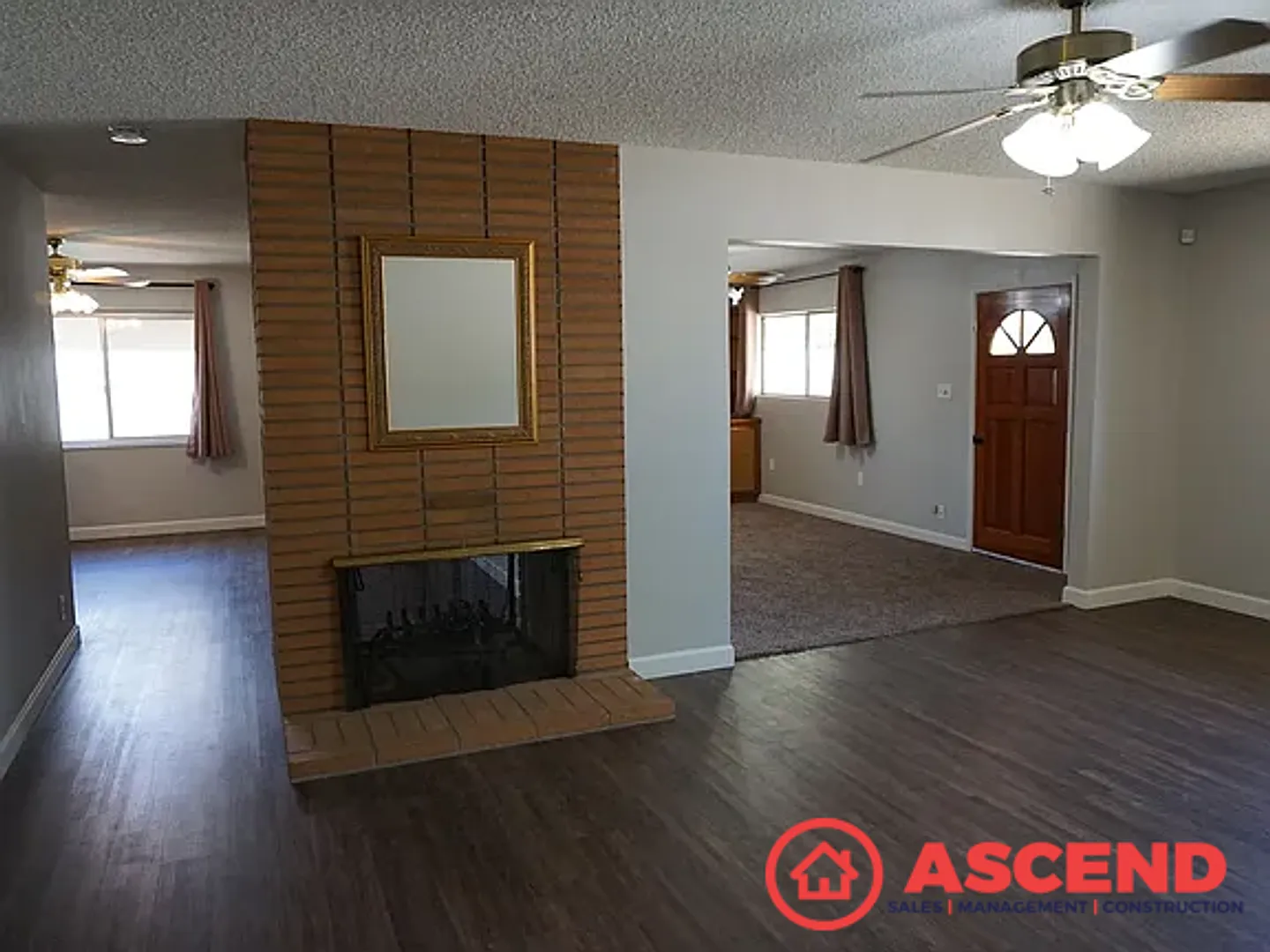 Cozy 3 Bedroom Home Located in Delano! — Photo 3