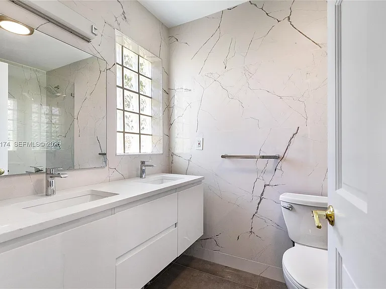 330 Coconut Isle Dr — Photo 19