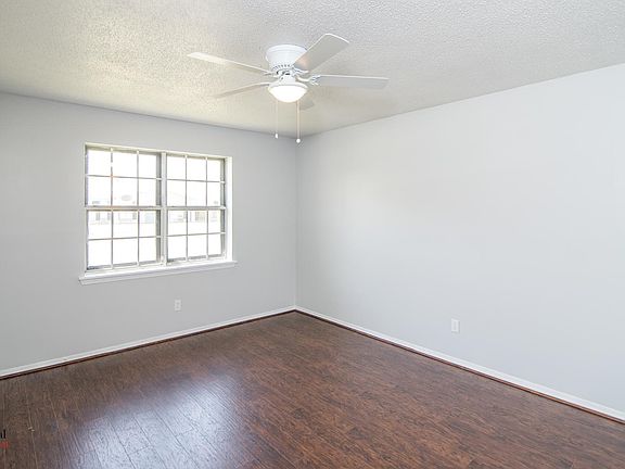 5th image of 4927 Laurel Ln