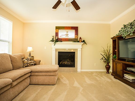 3rd image of 307 Garnet Hill Dr