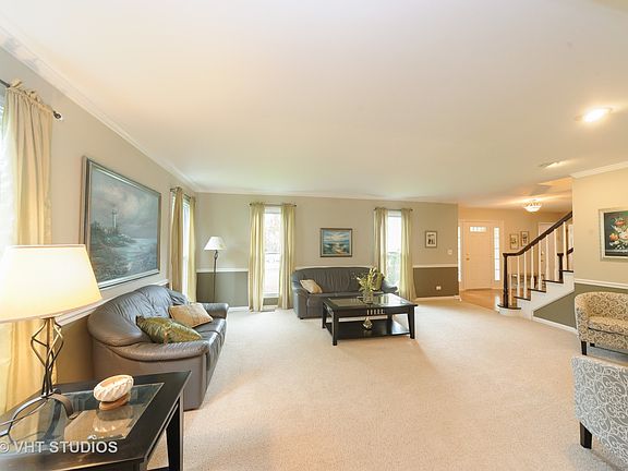 3rd image of 409 W Whitehall Dr
