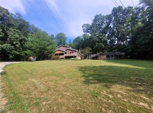 909 S Ruby St, Derry, PA 15627