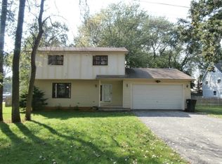 25262 W Highland Ave, Antioch, IL