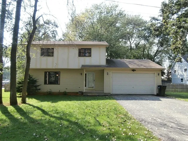 25262 W Highland Ave photo 1
