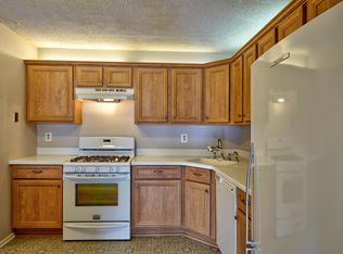 61 Aspen Ct, Hamilton, NJ 08619