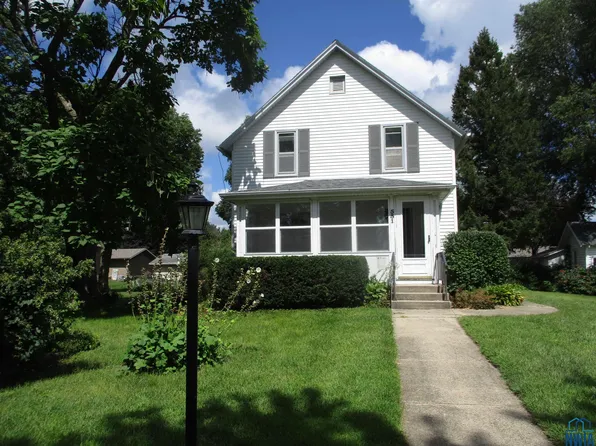 531 Bissell St, Laurens, IA 50554