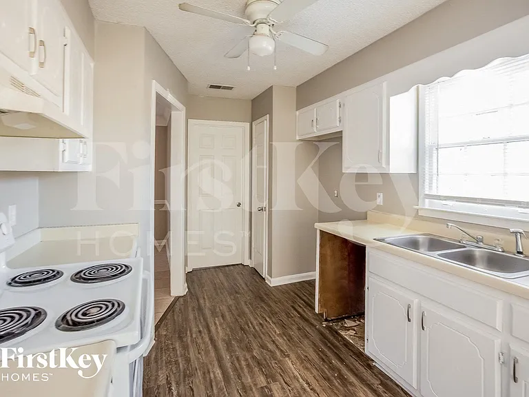 4644 Winter Park Dr — Photo 6