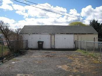 2nd image of 606 NE 7th St