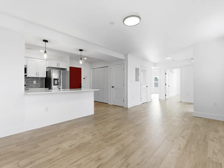 255 Maverick St #403 — Photo 6