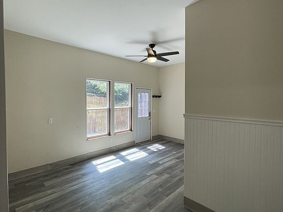 4th image of 3206 Campbell St