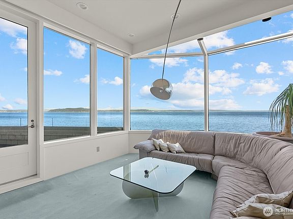 3rd image of 3089 Alki Avenue SW #2