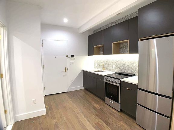 2nd image of 484 Gates Ave #3R