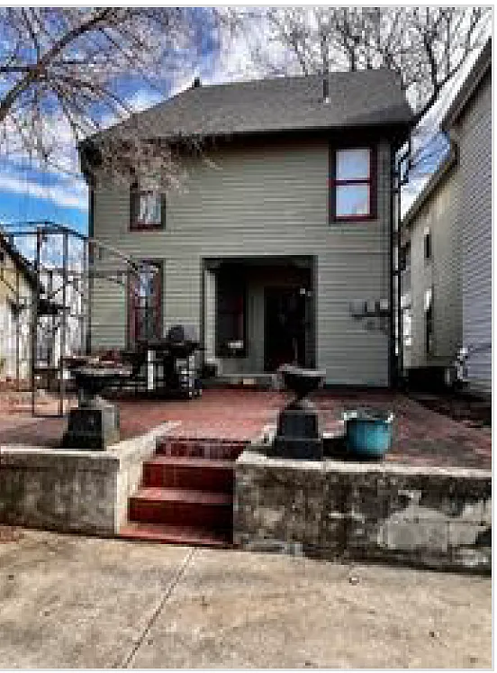 Building Photo - 409 N 2nd St
