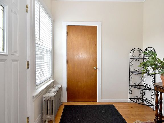 4th image of 6461 N Newark Ave #1