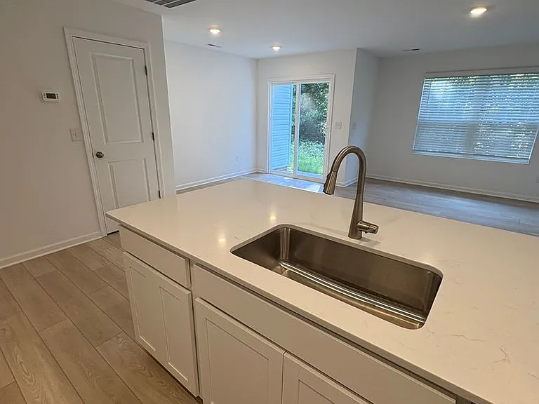 19 Napier Ct — Photo 7