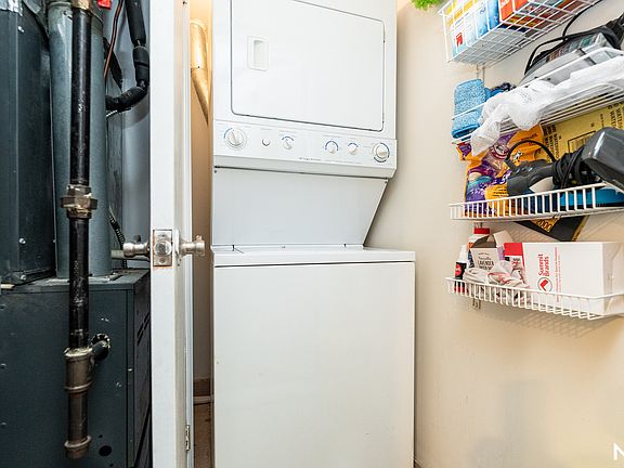 4th image of 322 Bond St APT 4B
