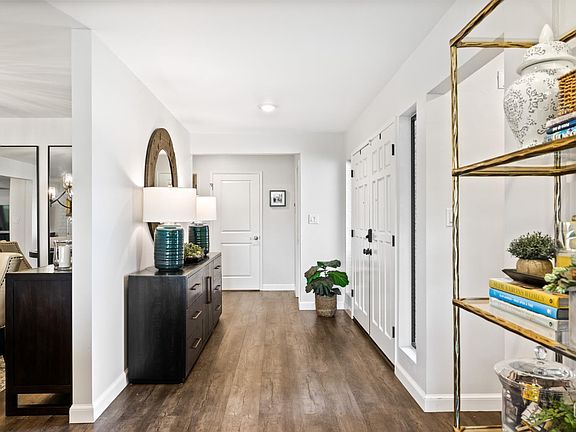 5th image of 1700 Ashe Rd Unit 15