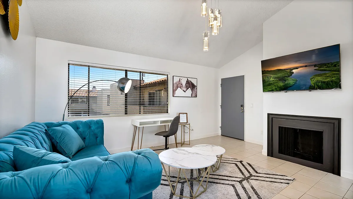 Building Photo - 17772 Paseo Cir #C