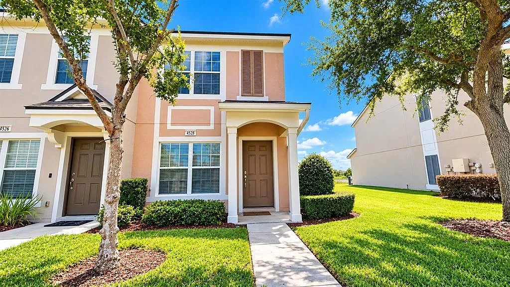 2 bed, 2.5 bath, 1184 sqft, $1,795 — Photo 1