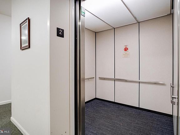 5th image of 1308 Scottsdale Dr Unit 222