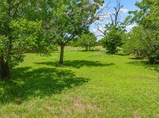 912 W Bridge St, Granbury, TX 76048