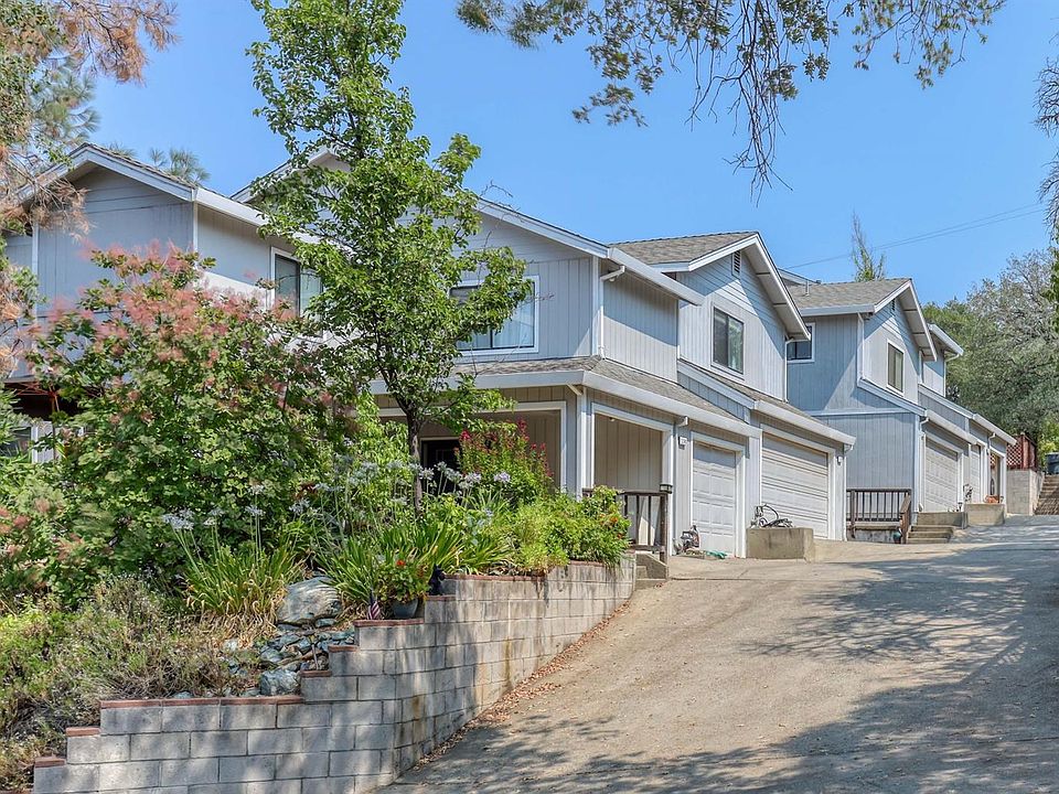 1st image of 292 Hoffman Ave