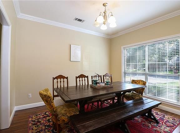 3rd image of 648 Parkridge Blvd
