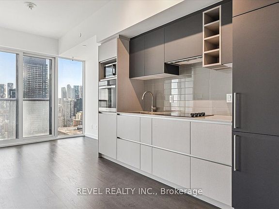 3rd image of 319 Jarvis St #2617