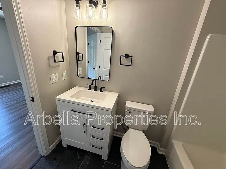 1735 Blakewood Ct — Photo 14